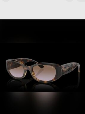 Vogue T W65668 52[]19 135 2N Brown / Black Sunglasses W/Case MH